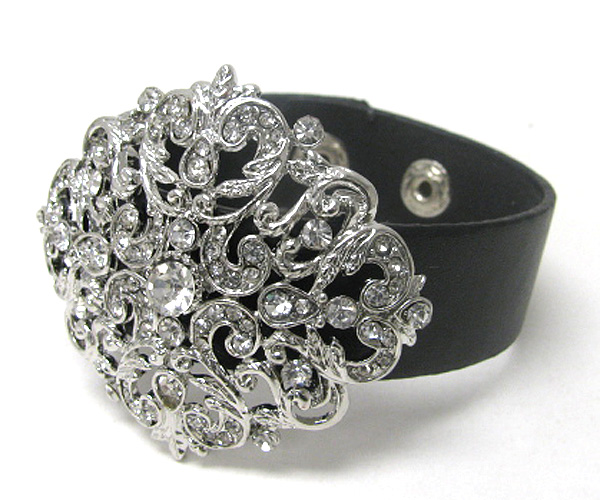 Crystal stud flower leeather wristband