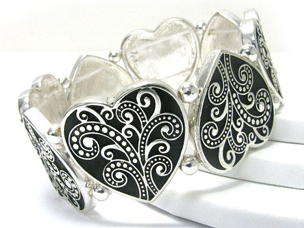 Detail textured metal heart disk stretch bracelet