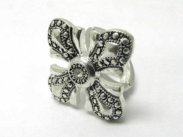 Textured metal cross stretch ring