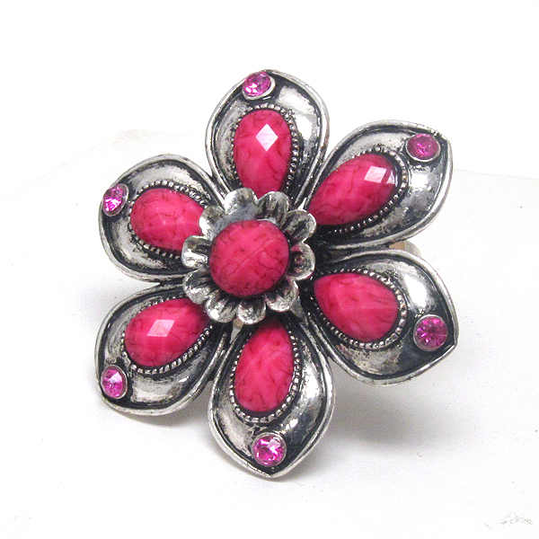 Crystal and facet acrylic stone deco flower ring