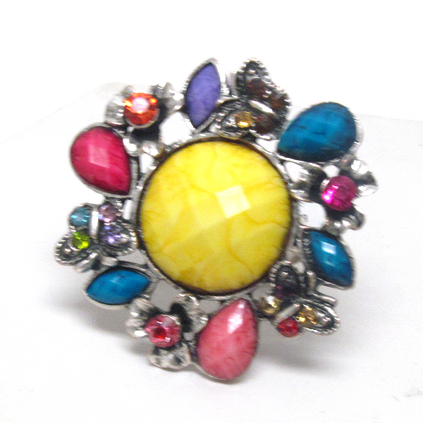 Crystal and facet acrylic stone deco flower ring