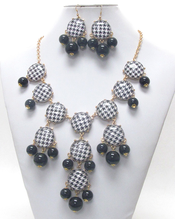 Houndtooth pattern bubble necklace earring set