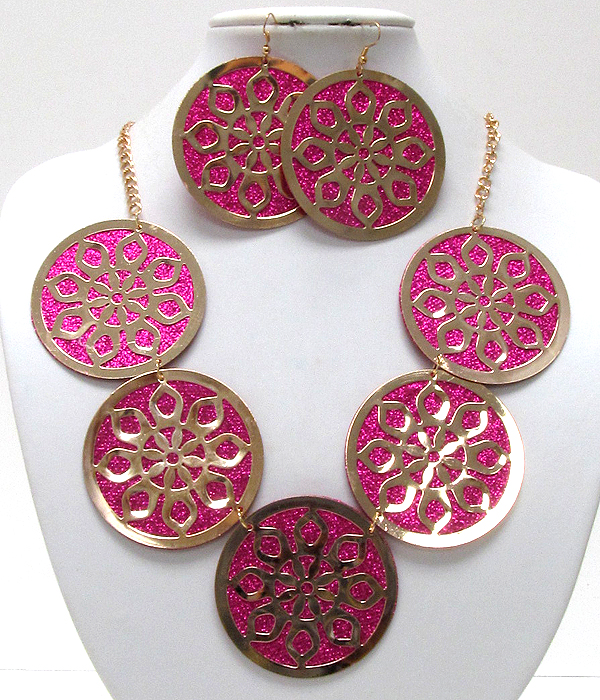 Multi round metal flat disk flower and glittering patern chain necklace earring set