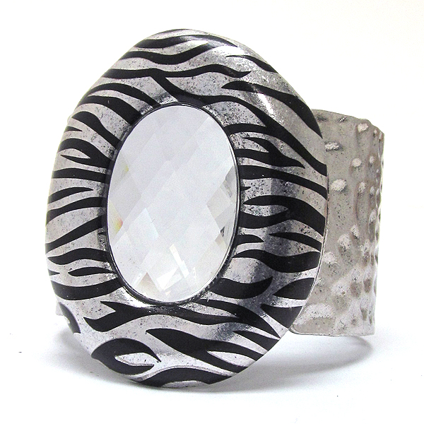 Metal hammered zebra animal print metal on center crystal glass stone stretch bracelet