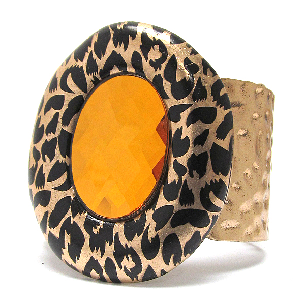 Metal hammered leopard animal print metal on center crystal glass stone stretch bracelet