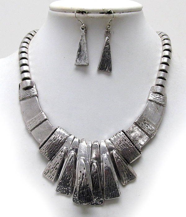 Architectural style metal scratch bars conectted necklace earring set