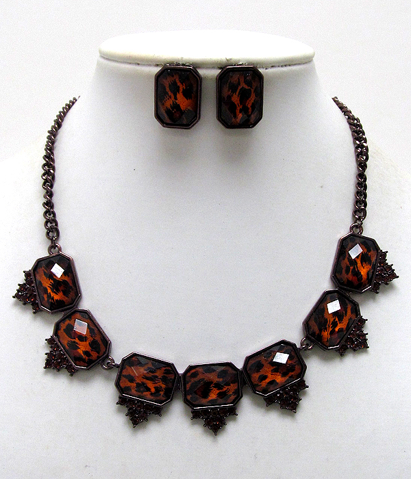 Multi glass square shape animal print with crystal drop chain necklace earring set