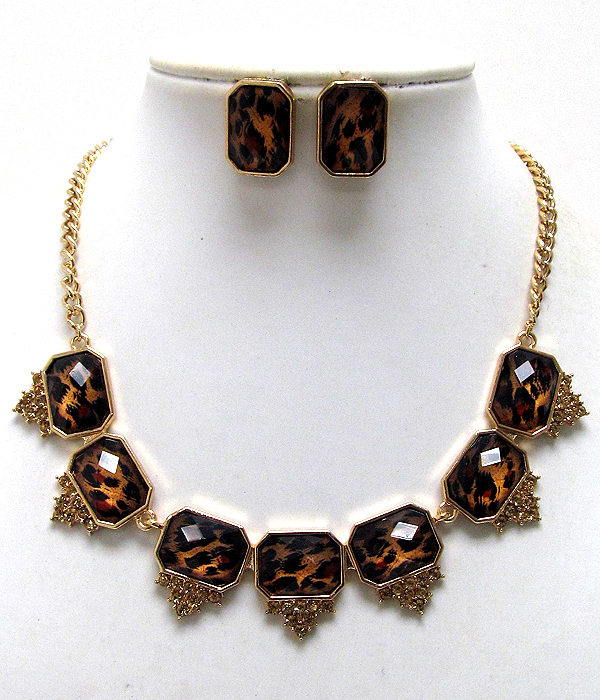 Multi glass square shape animal print with crystal drop chain necklace earring set