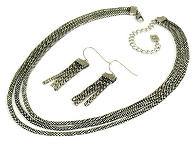 Three line metal mesh chain necklace set