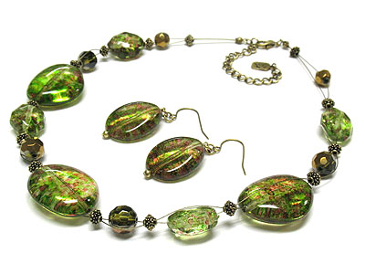 Semi-transparent acrylic bead and metal cable necklace set