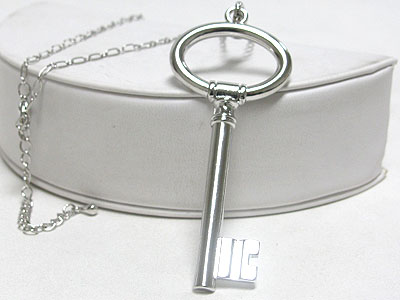 Metal key pendant necklace