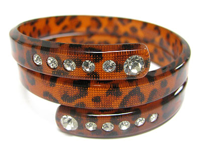 Crystal stud animal color acryl coil bangle