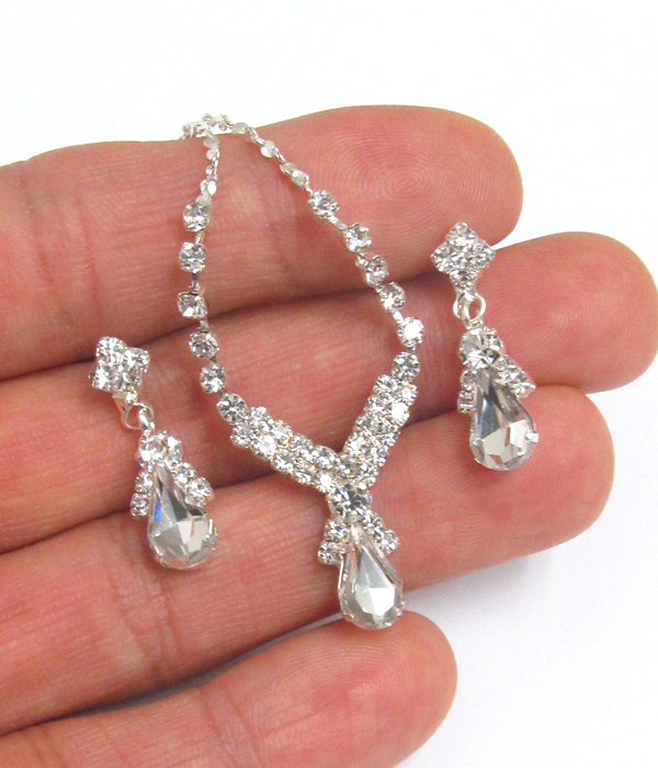 Rhinestone necklace set