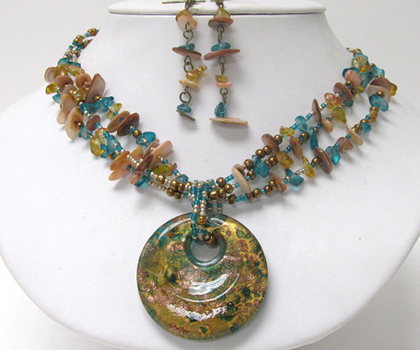 Murano glass disk pendant and chip stone necklace earring set