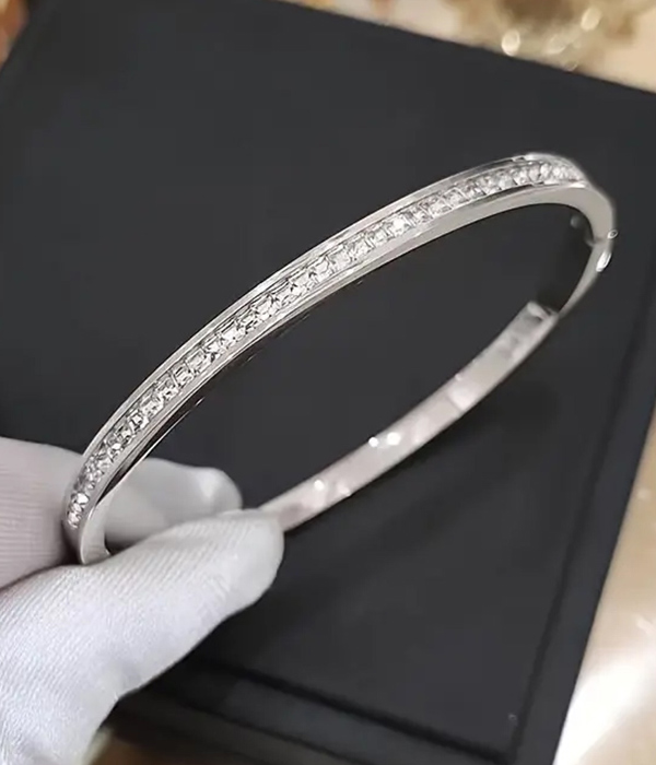 Stainless steel bangle bracelet