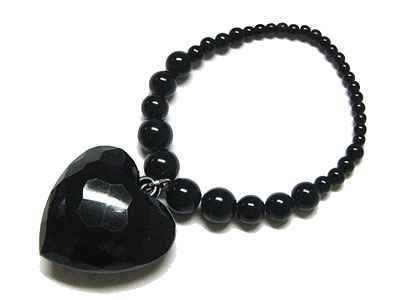 Facet acrly heart charm stretch bracelet