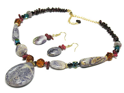 Agate and other semi precious stone necklace and earring set