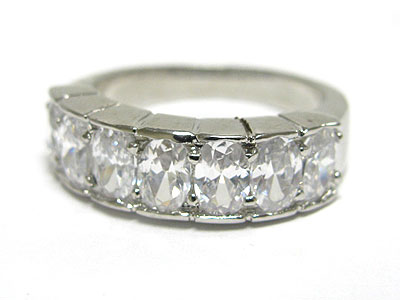 Single row 7 cubic zirconia ring