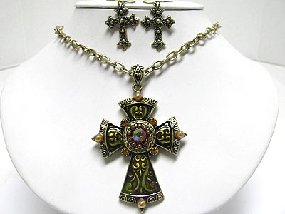 Antique looking crystal stud cross pendant necklace set