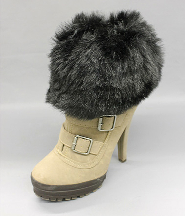 A pair of 100% polyester solid color boots topper