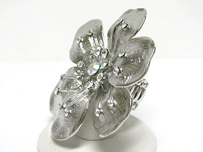 Crystal stud extra large metal flower stretch ring