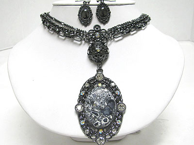 Boutique quality oval stone and crystal deco multi chain necklace set