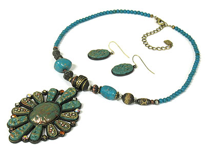 Ethnic style metal and seed bead necklace set