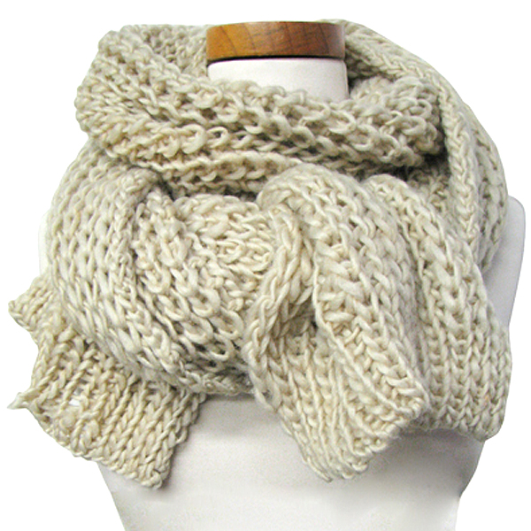 Solid chunky knit muffler