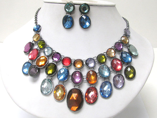 Triple level facet oval glass dropbib style  necklace earring set