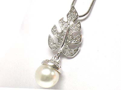 Made in korea whitegold plating crystal deco feather and pearl bead dangle necklace