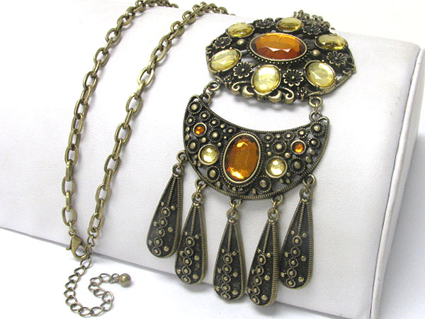 Multi shape filigree metal and acryl deco necklace