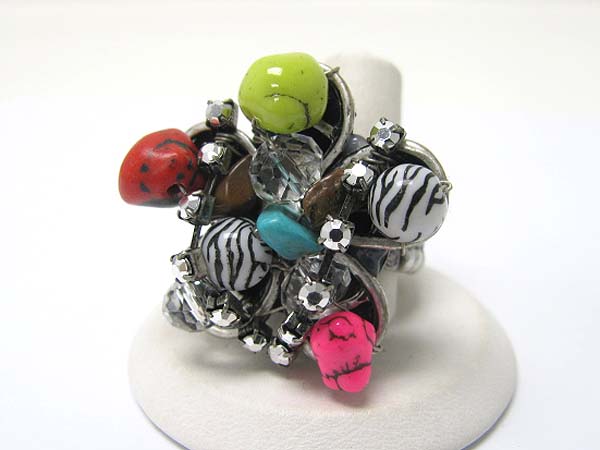 Mixed stone and beads art deco flower stretch ring