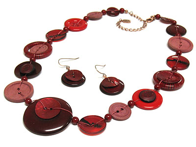 Multi button link necklace and earring set