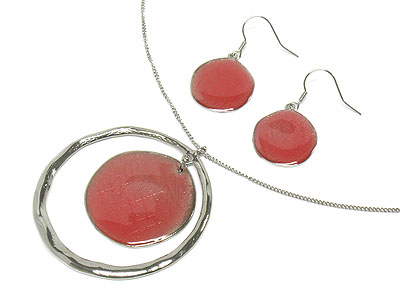 Hammered ring and epoxy disk necklace and earring set