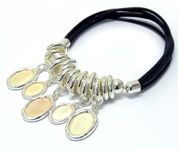 Multi oval shell disk with rings dangle and multi cord stretch bracelet